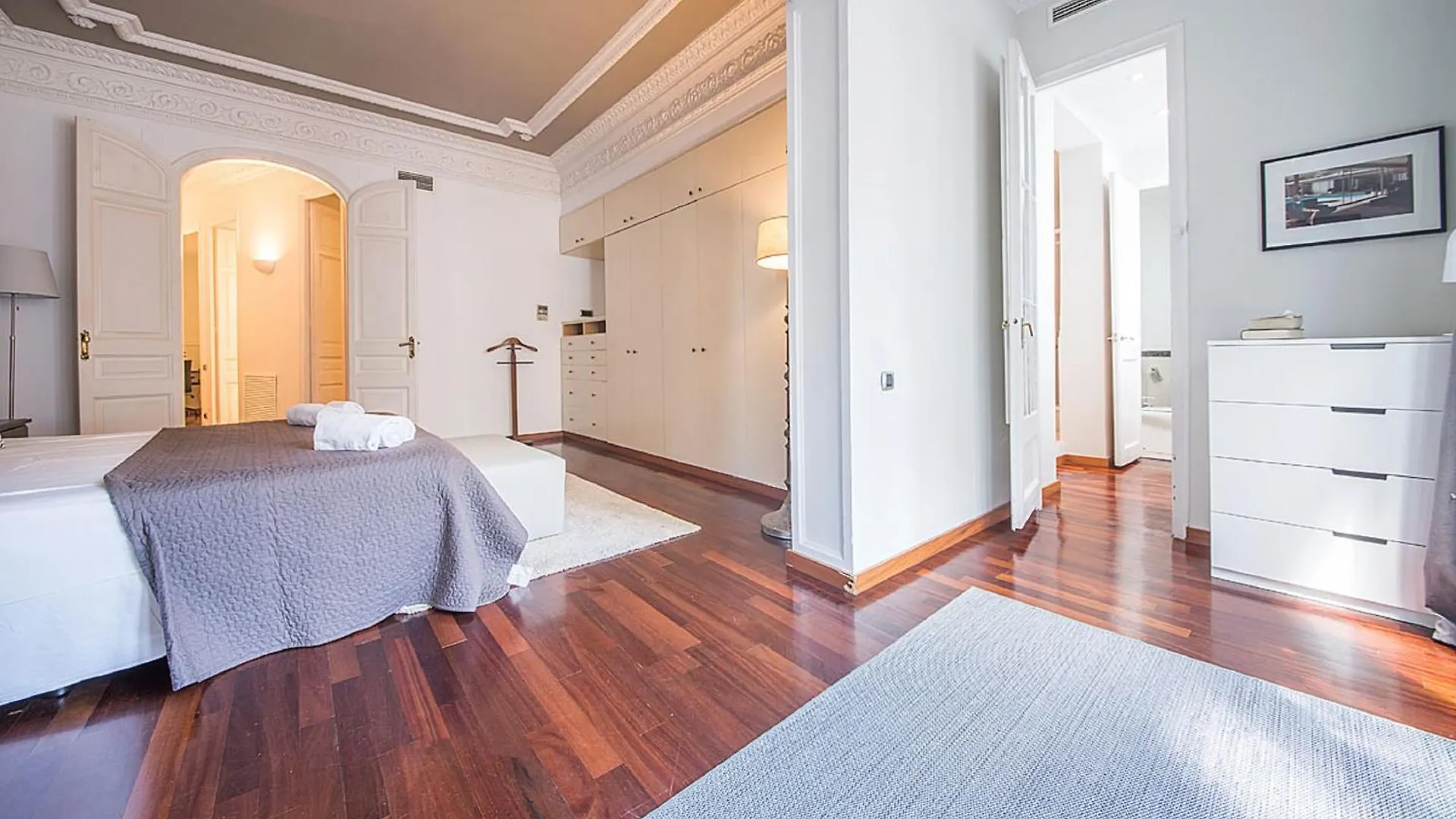 Apartamento 4 Dormitorios En Calle Balmes - You Stylish Apartments Barcelona Spanien