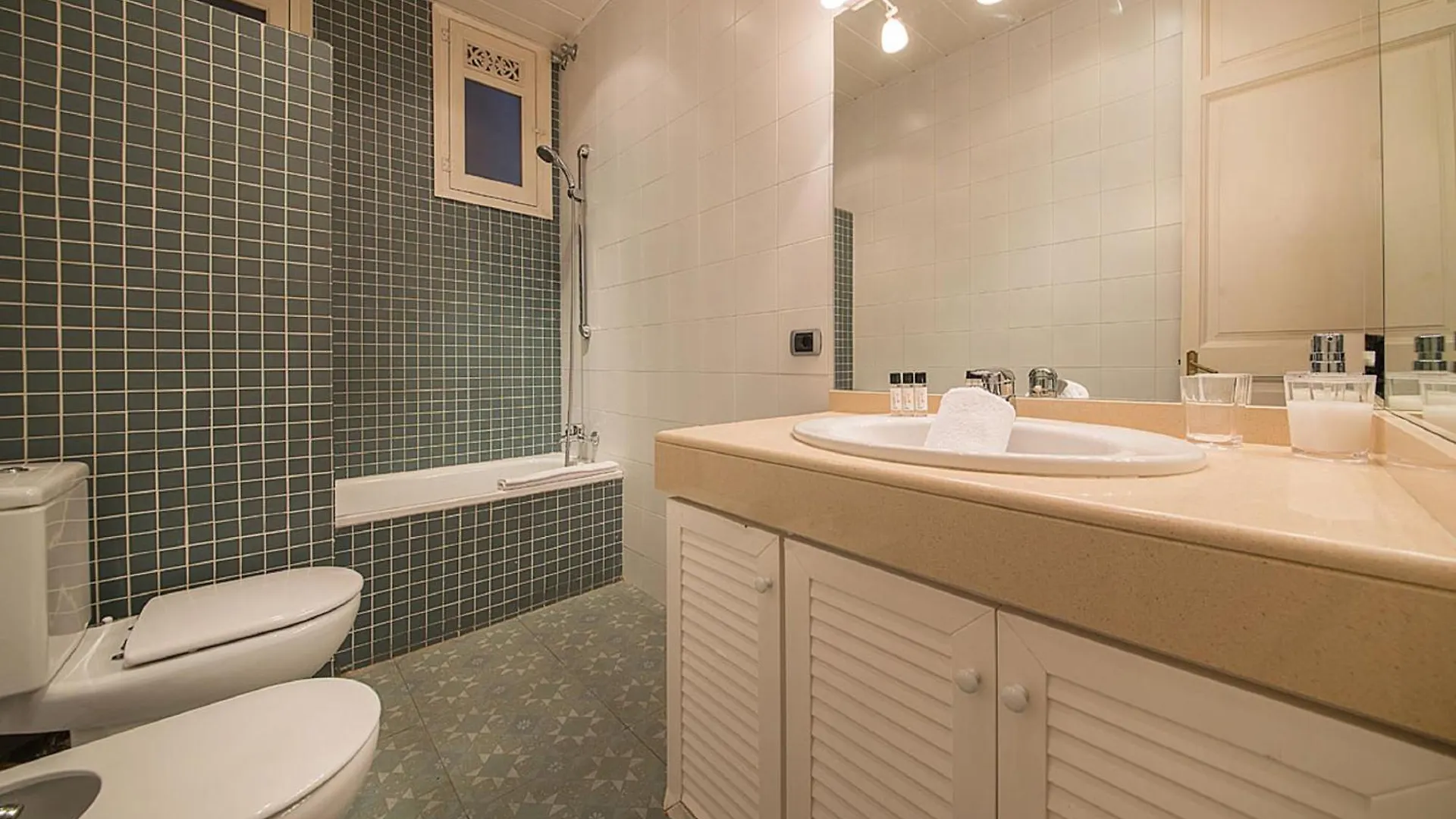 Apartamento 4 Dormitorios En Calle Balmes - You Stylish Apartments Barcelona