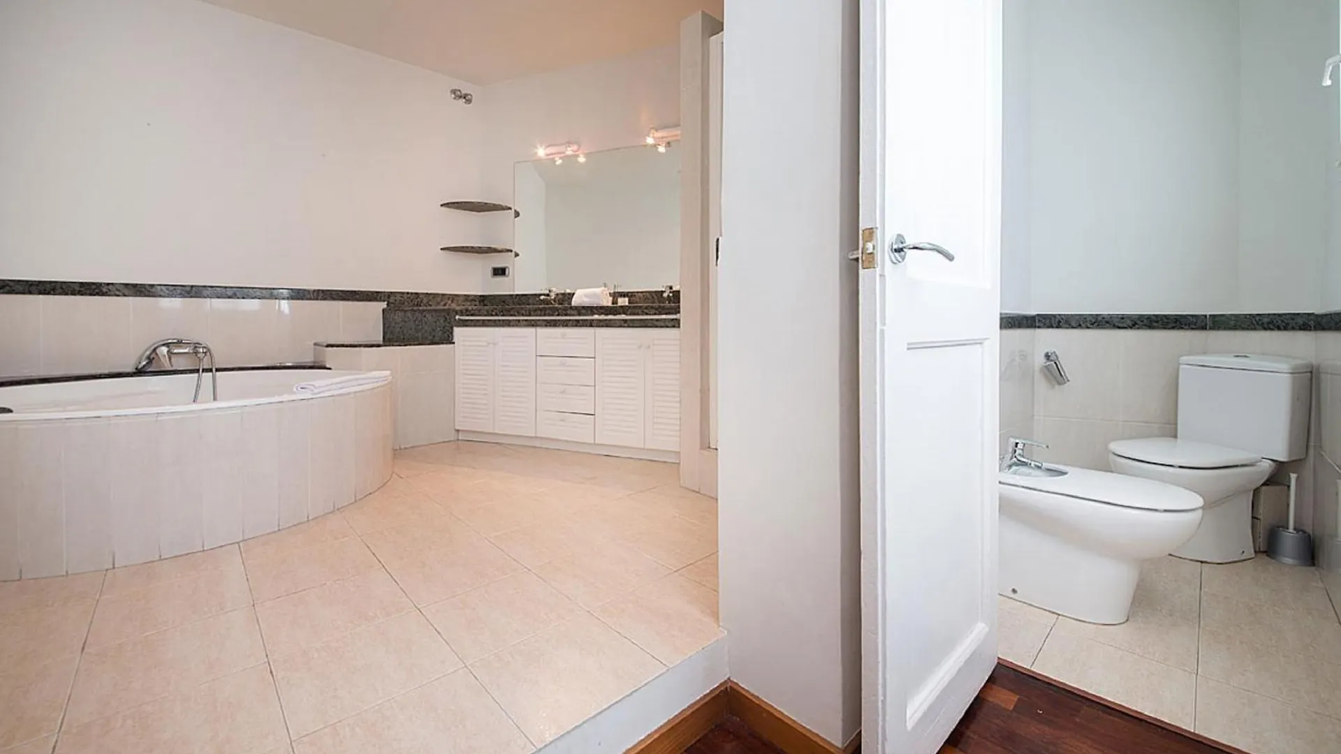 Apartamento 4 Dormitorios En Calle Balmes - You Stylish Apartments Barcelona Spanien